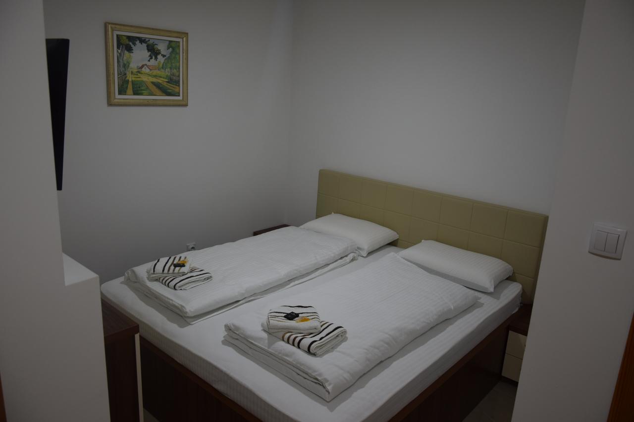 Guest House Agropapuk Šid エクステリア 写真